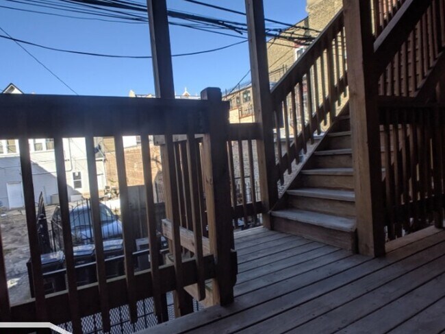 Building Photo - 2336 N Spaulding Ave