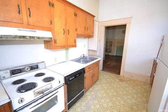 Building Photo - 316 Kingsbury St