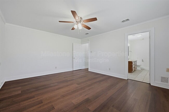 Building Photo - 3118 Normandy Dr