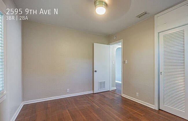 Building Photo - Stunningly Remodeled 3-Bedroom Home on a C...