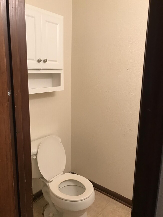 Building Photo - 8126 E Indianapolis St