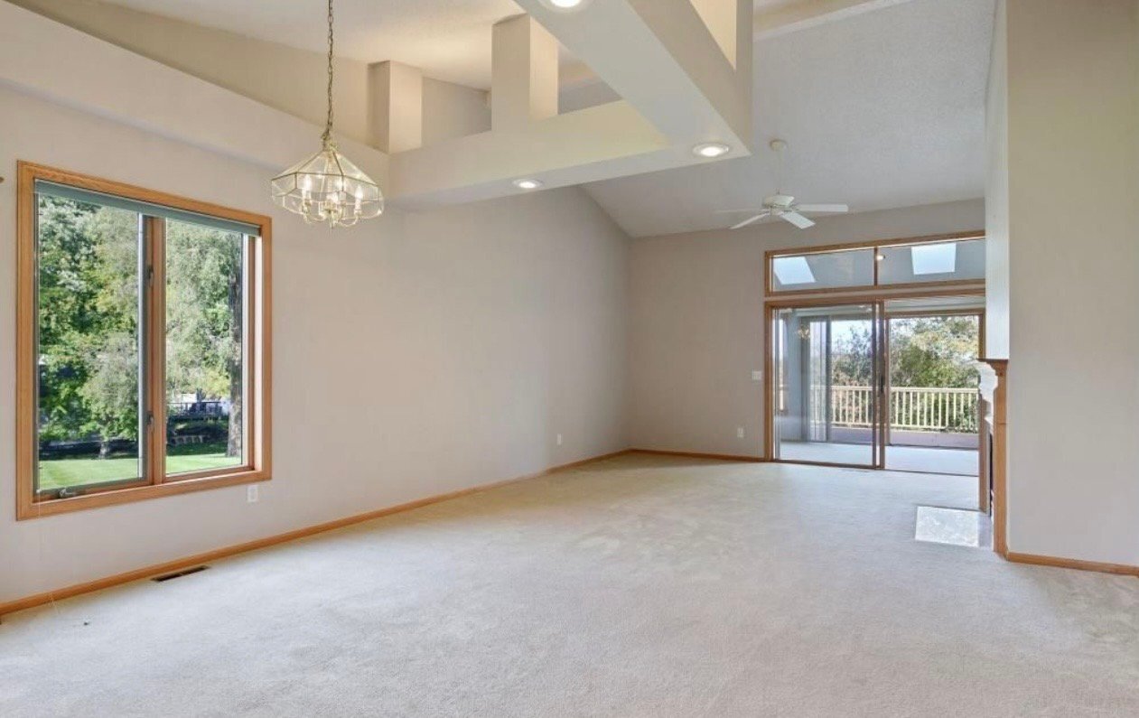 Building Photo - 520 Deer Ridge Ln S