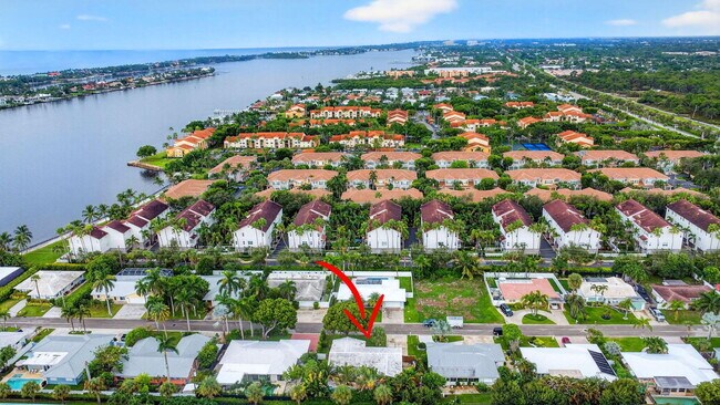 Building Photo - 113 Park Ln E