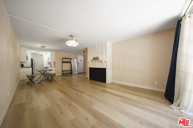 Building Photo - 421 La Fayette Park Pl