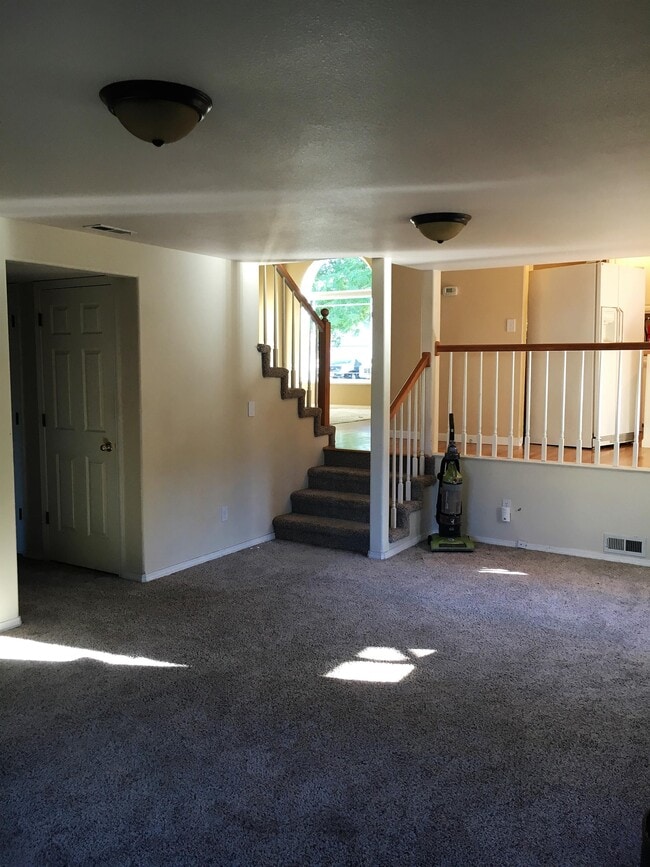 Building Photo - 2144 N Fastwater Ave