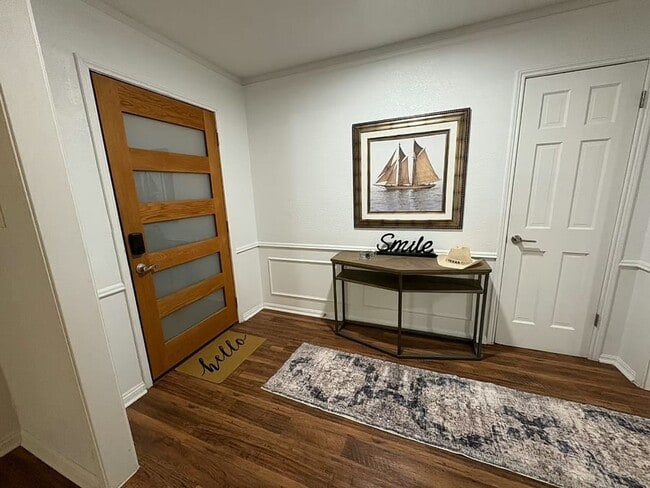 Building Photo - 17211 Rolling Creek Dr