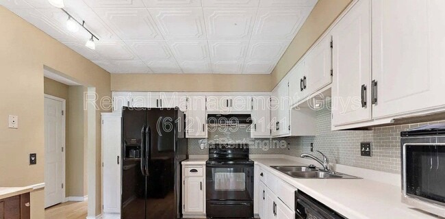 Building Photo - 7390 Stewart Dr