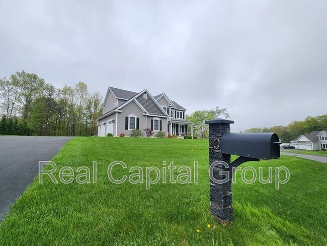 Building Photo - 40 Haywood Ln