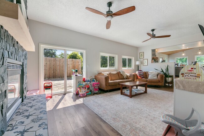 Building Photo - 645 US-12