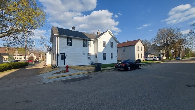 Building Photo - 129 S Church St