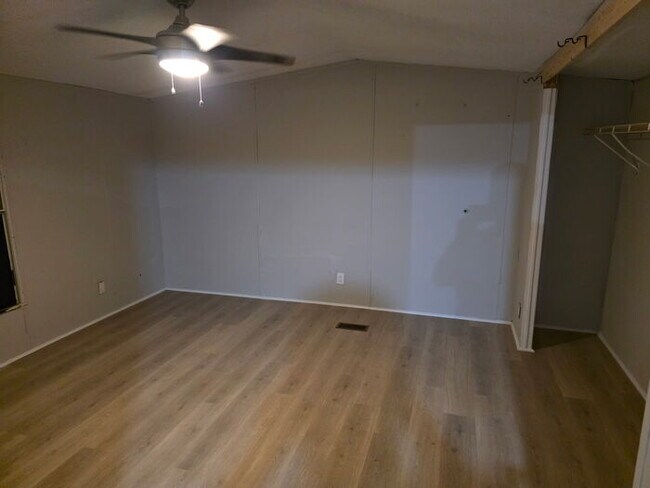 Building Photo - mobile home