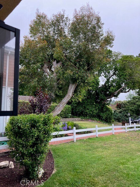 Building Photo - 57 Margate Square