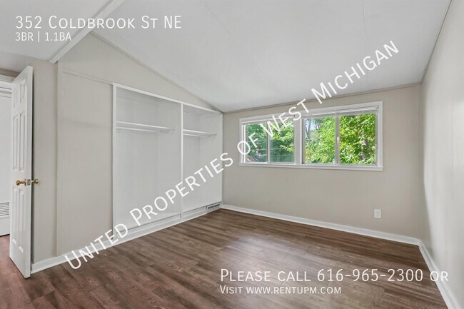 Building Photo - 352 Coldbrook St NE