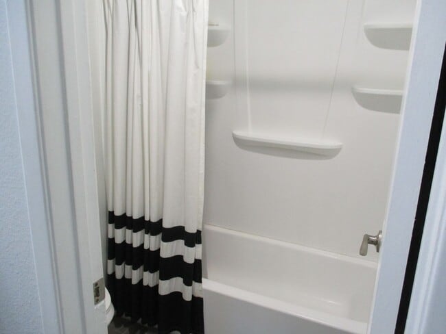 Building Photo - Desirable Mission Valley 2Bdr 2BA Condo!