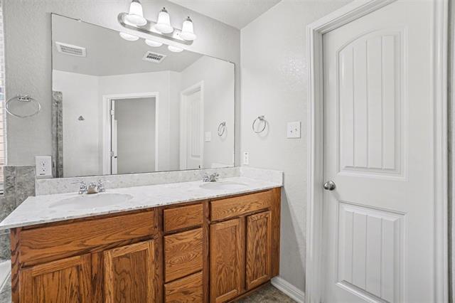 Building Photo - 11311 Silver Rose