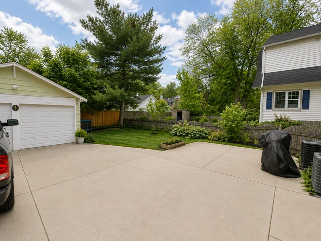 Building Photo - 252 Rhoads Ave