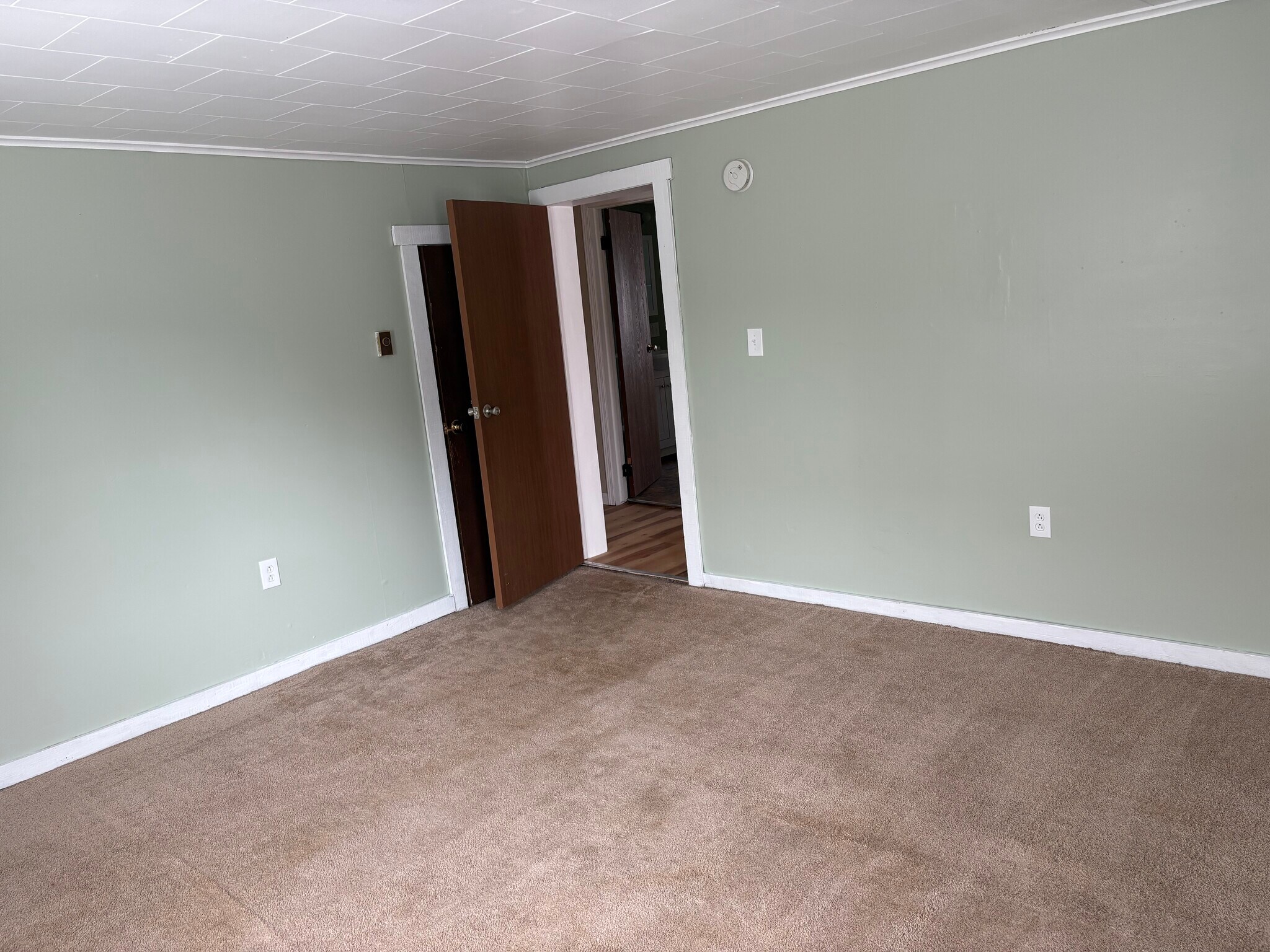 Bedroom - 8 Pine St