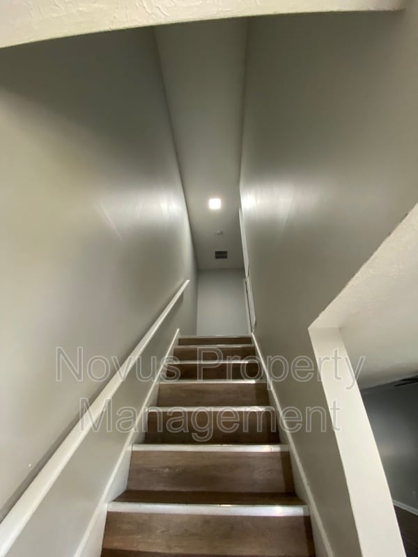 Building Photo - 619 South St