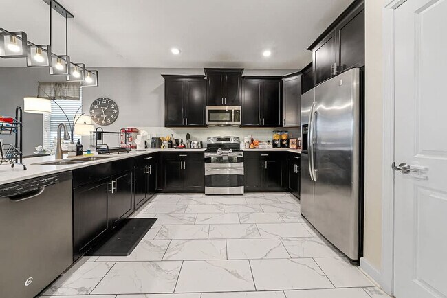 Building Photo - 1605 Maidstone Ct