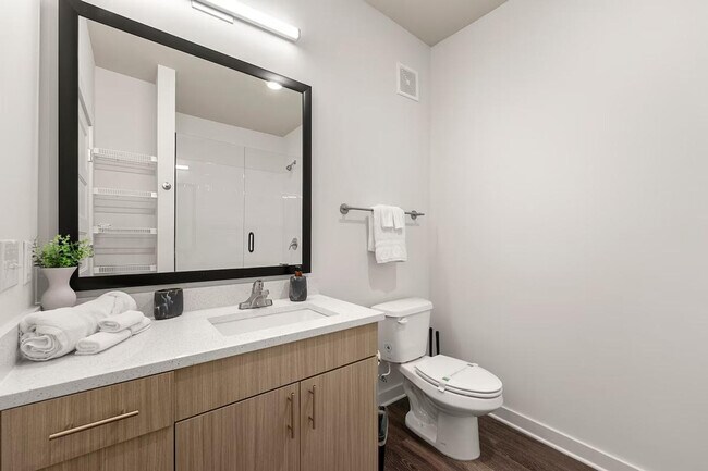 Building Photo - 2048 Bolton Dr NW