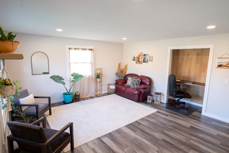 Building Photo - 1138 W Cecil St