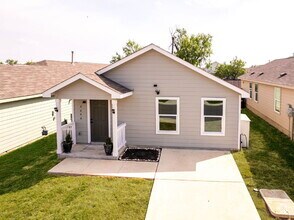 Building Photo - 3 Bedroom Single-Story Home for Rent with ...