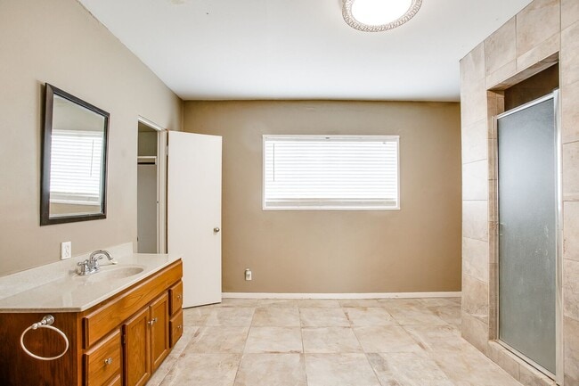 Building Photo - Pre Leasing for fall 2026! 3/2 in Tech Terrace!