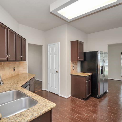 Building Photo - 2723 Oak Ridge Park Dr