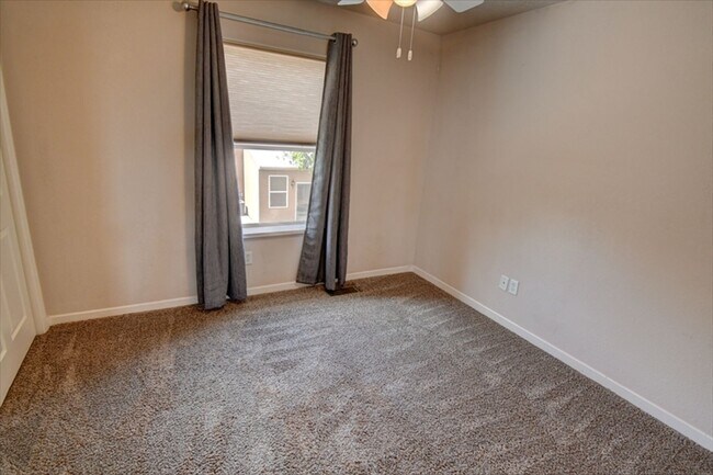 Building Photo - 4 Bedroom Home in Rio Rancho