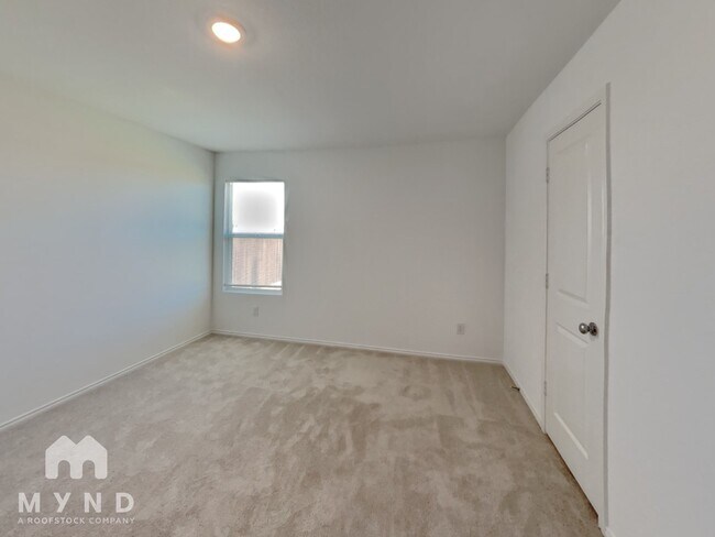 Building Photo - 1837 Lotus St