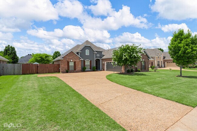 Building Photo - Check Out this 4 Bed 2 Bath with A Pool and Hot Tub