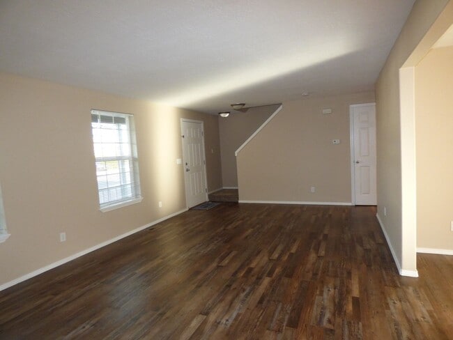 Building Photo - 3 bed 2.5 bath House in Stayton!! Close to...