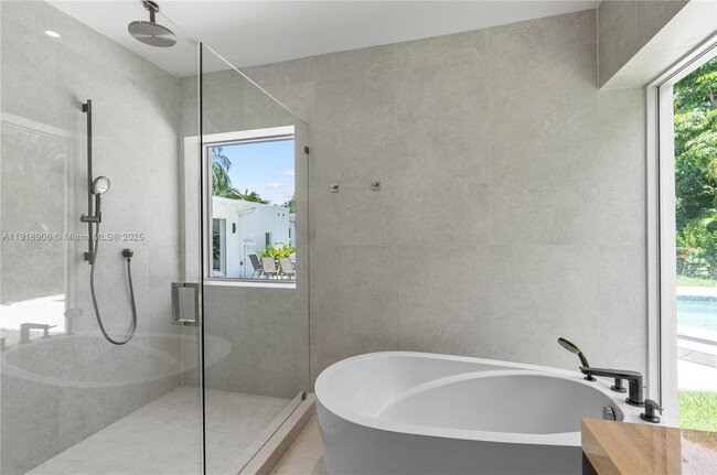 Building Photo - 45 NE 104th St