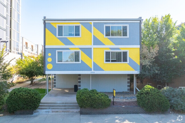 Alternate Building View - University 16