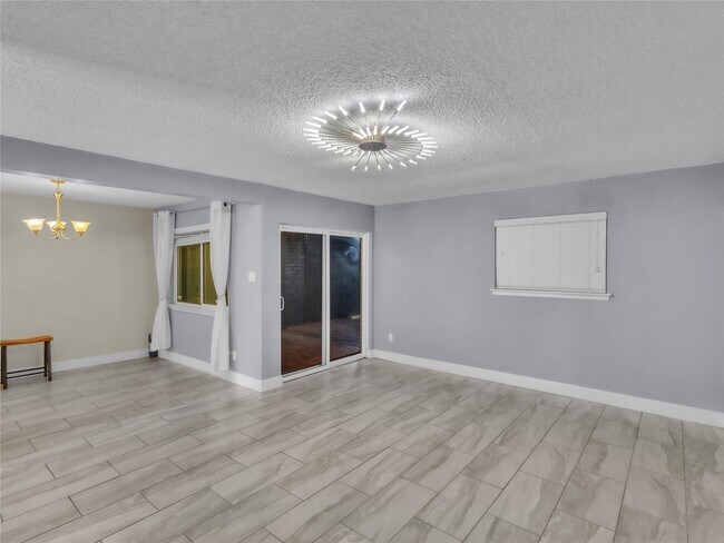 Building Photo - 7044 S Dairy Ashford Rd