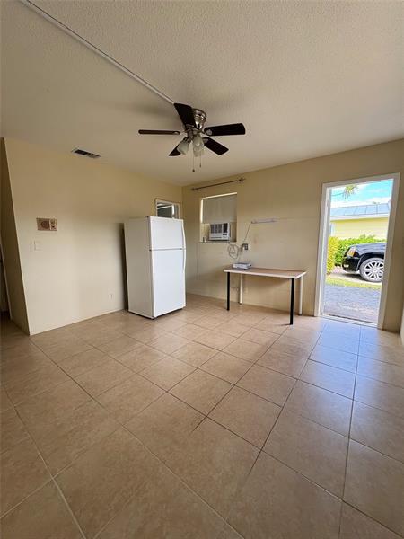 Building Photo - 2719 NE 32nd St