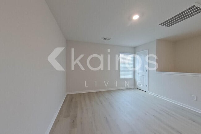 Building Photo - 304 Common Reed Dr