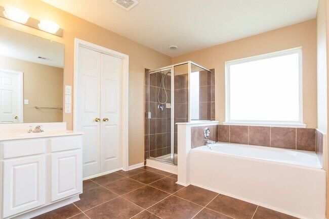 Building Photo - 17302 Cricket Mill Dr