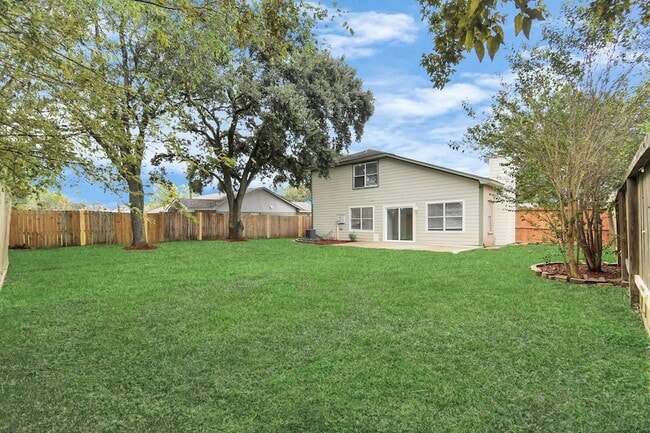 Building Photo - 1111 W Brompton Dr