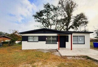 Building Photo - Easy Living Starts Here: 3BR Lakeland Rental