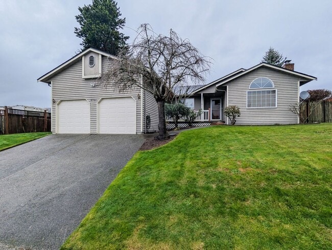 Primary Photo - **Move-In Special** Beautiful 3 bed, 2.5 bath Rambler w/ New Carpet Throughout!