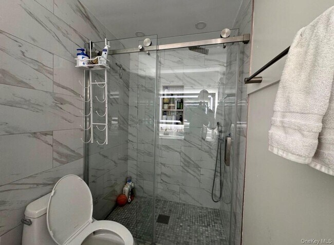 Building Photo - 14 Fremont St