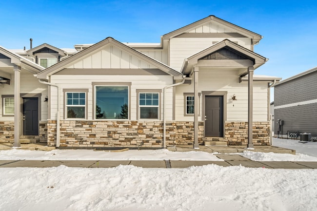 Building Photo - 226 E Chestnut St