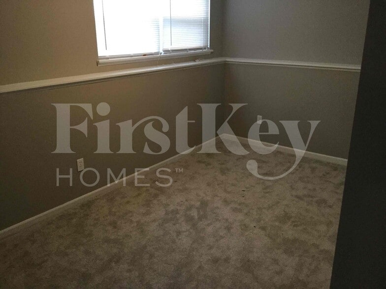 Building Photo - 1904 Wornall Rd