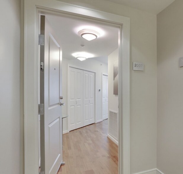 Building Photo - 819 Virginia St