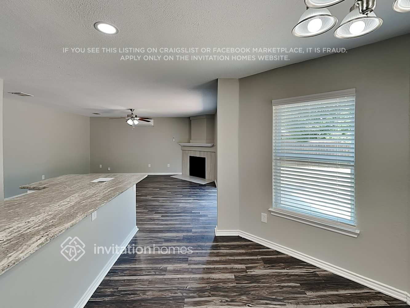 Building Photo - 12002 Peachtree Ln