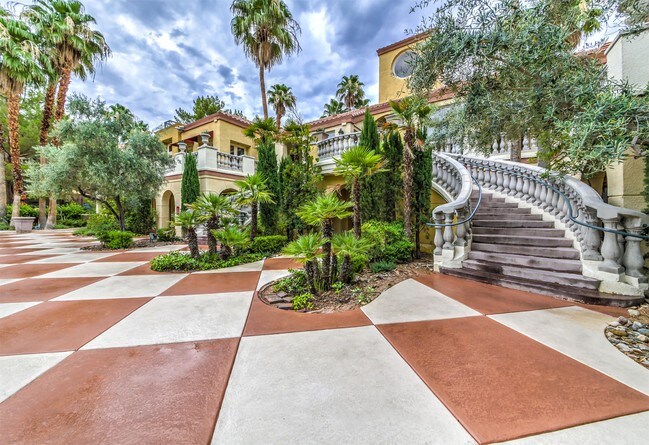 Building Photo - 260 E Flamingo Rd