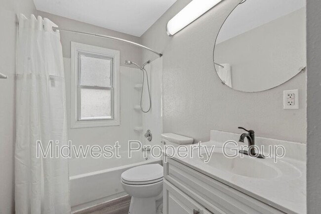 Building Photo - 819 St. Charles Avenue