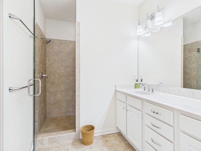 Building Photo - 5404 Coopers Walk Ln