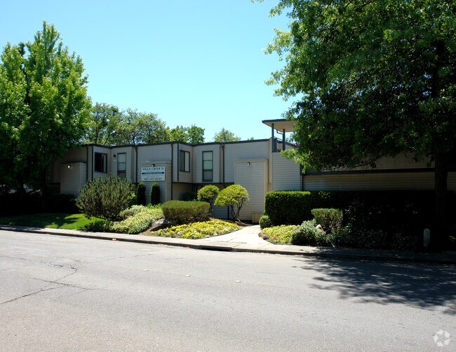 Building Photo - Villa Creek